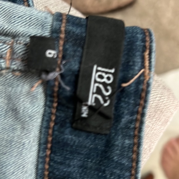 Jeans - Picture 2 of 3